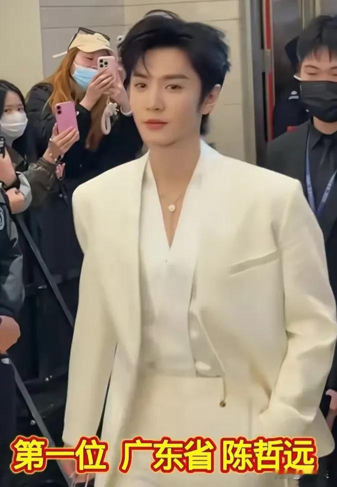跨越东西南北，集齐四省颜值担当！广东温柔、江南儒雅、山城洒脱、山东豪迈，不一样的