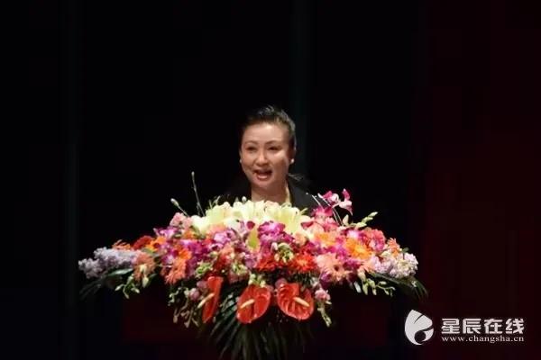 56岁的陈丽云没有能幸免，贪污受贿，被逮捕，她好好的舞蹈家不做，好好的国家一级演