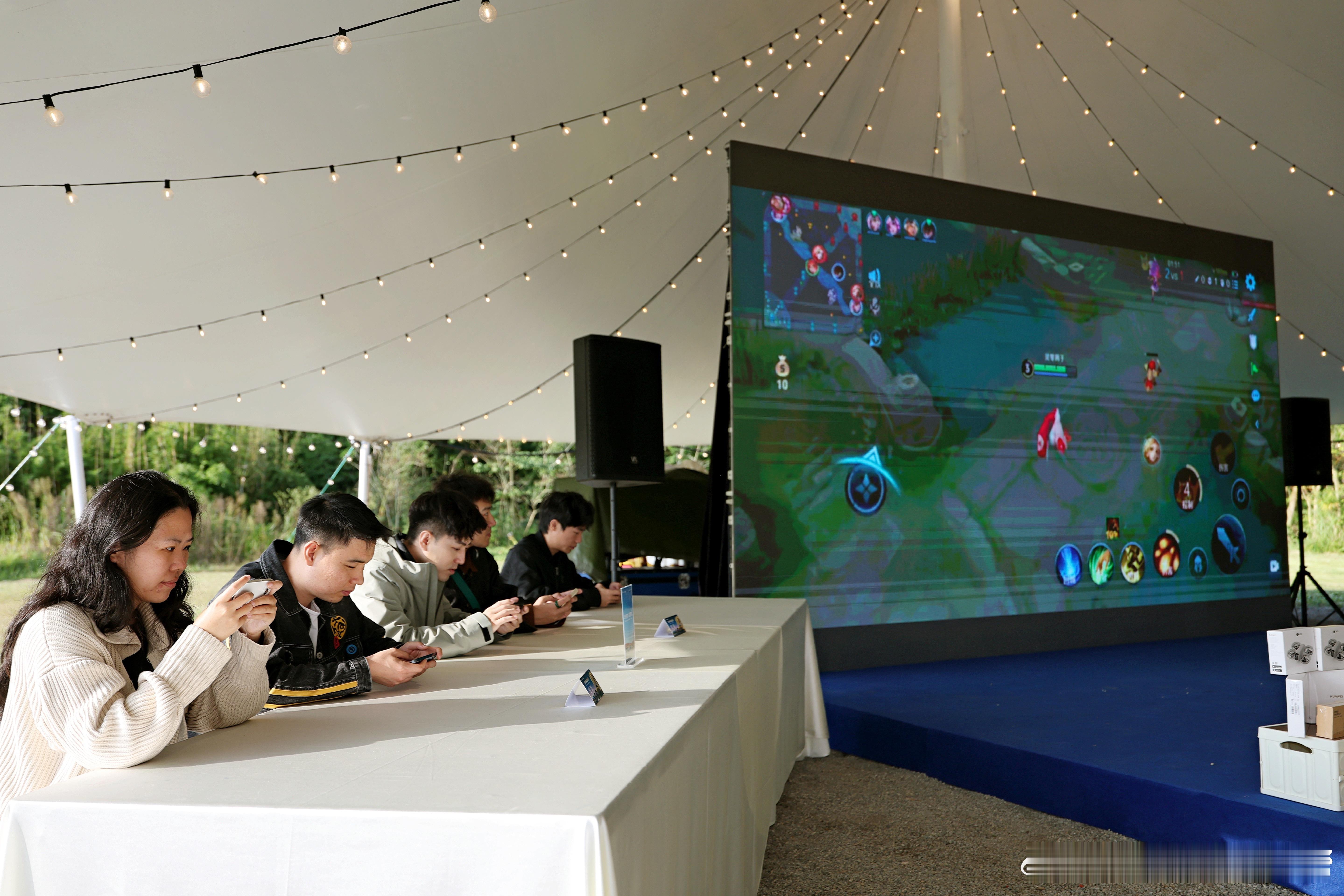 听说，你和王者之间，只差一个神级队友？机会来了！作为KPL官方赛事用车，我们特地