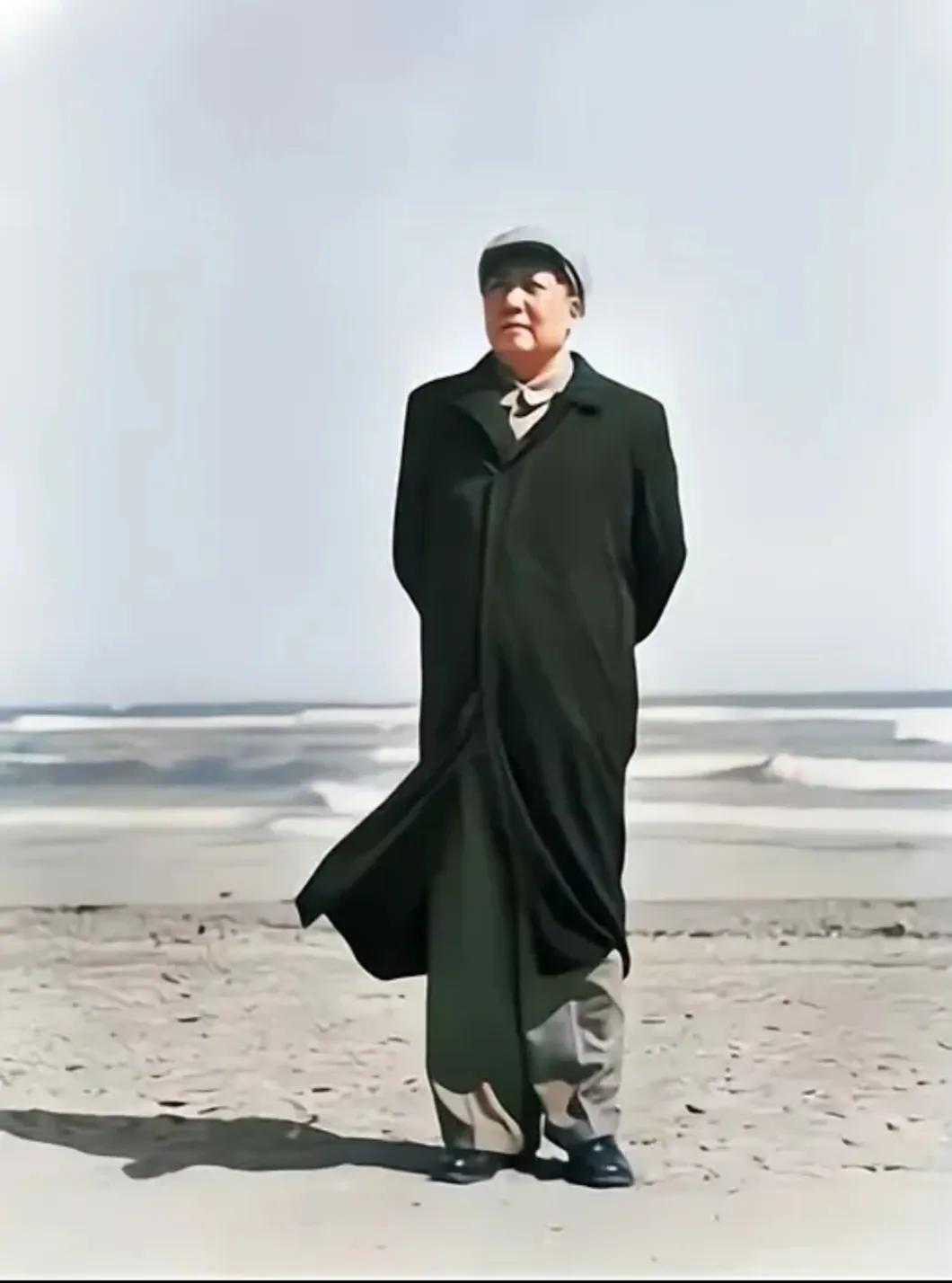 毛主席的伟大，无人能及 毛主席生前曾对身边的卫土叶子龙说，将来我死了以后，你会看