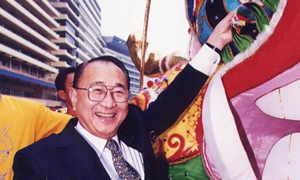 标题：从方心让医生的复康会，看专业精英的社会责任范式
香港复康会近期荣获了“商界