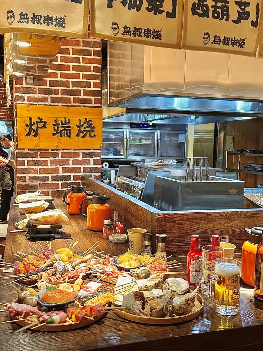 呼市！挖到一家氛围感拉满的地下深夜食堂！！