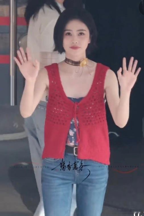 开到荼靡到底是个什么类型的剧呀，不是说是偶像剧吗，怎么会给女主角搞这样的造型，还