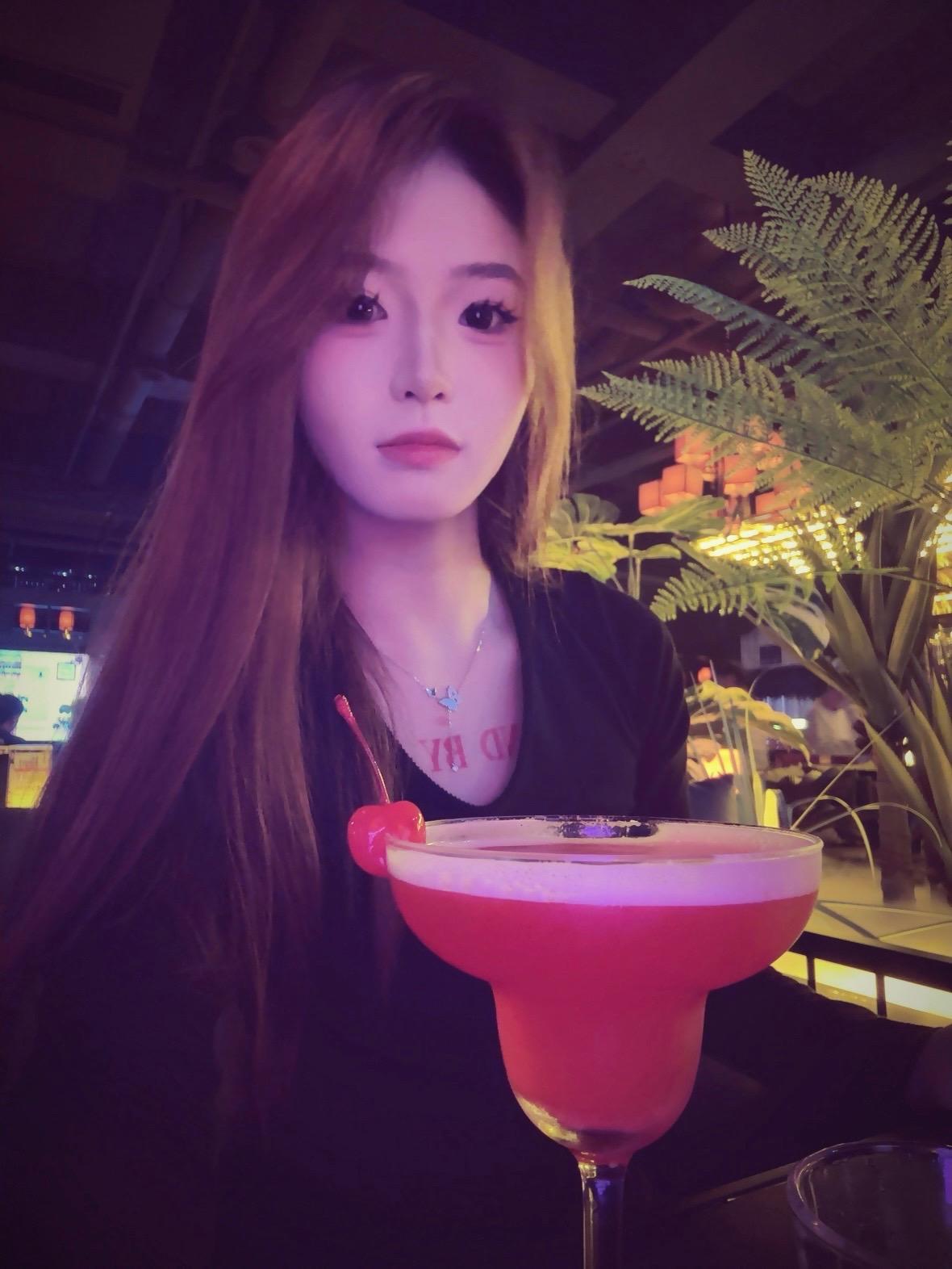 请问你现在那边是几点