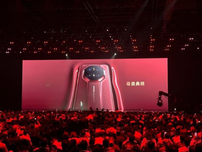 华为Mate70  Mate70RS皓白陶瓷质感绝了  华为Mate70 RS非