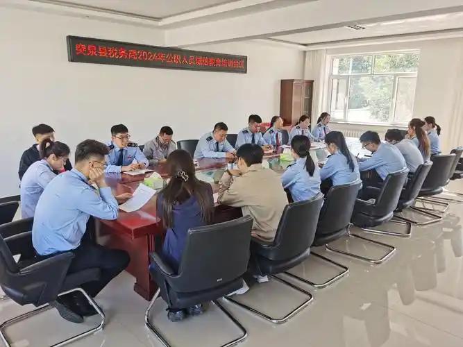 长沙体育局干部占私家车位还撒谎反咬。

前不久长沙这起车位纠纷持续发酵，本来一句