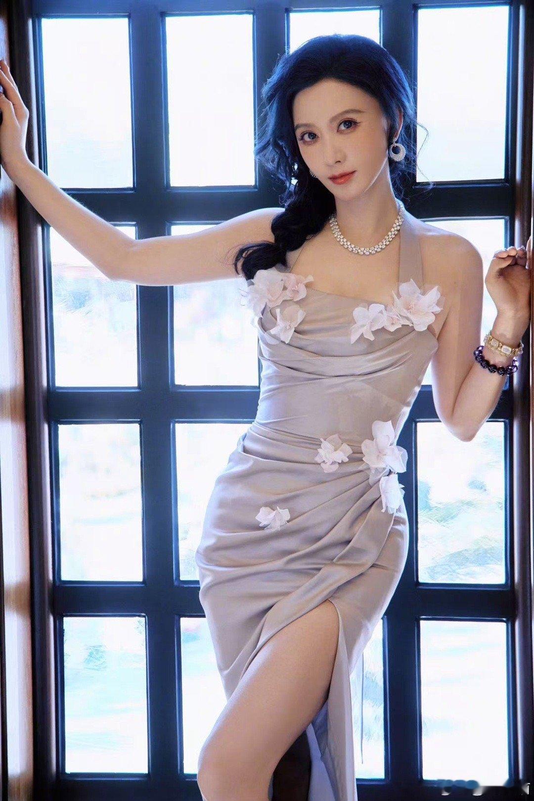张萌送给黄杨钿甜的成人礼 人美心善是谁[打call][打call]是张萌！！完全