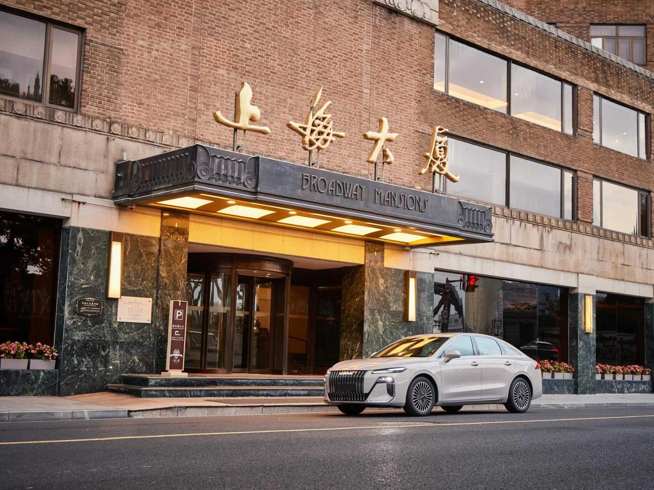 早上刷到钟丽缇说想让女儿上清北，评论区直接就炸了。说实话，作为天天跟代码打交道的