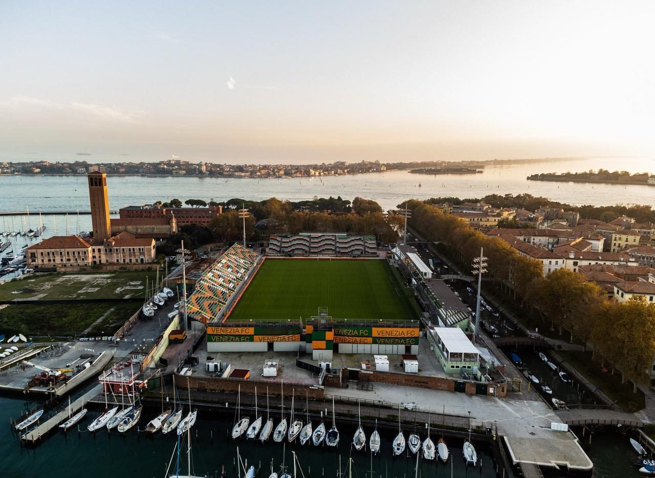 球场丨威尼斯
球场 ​​​