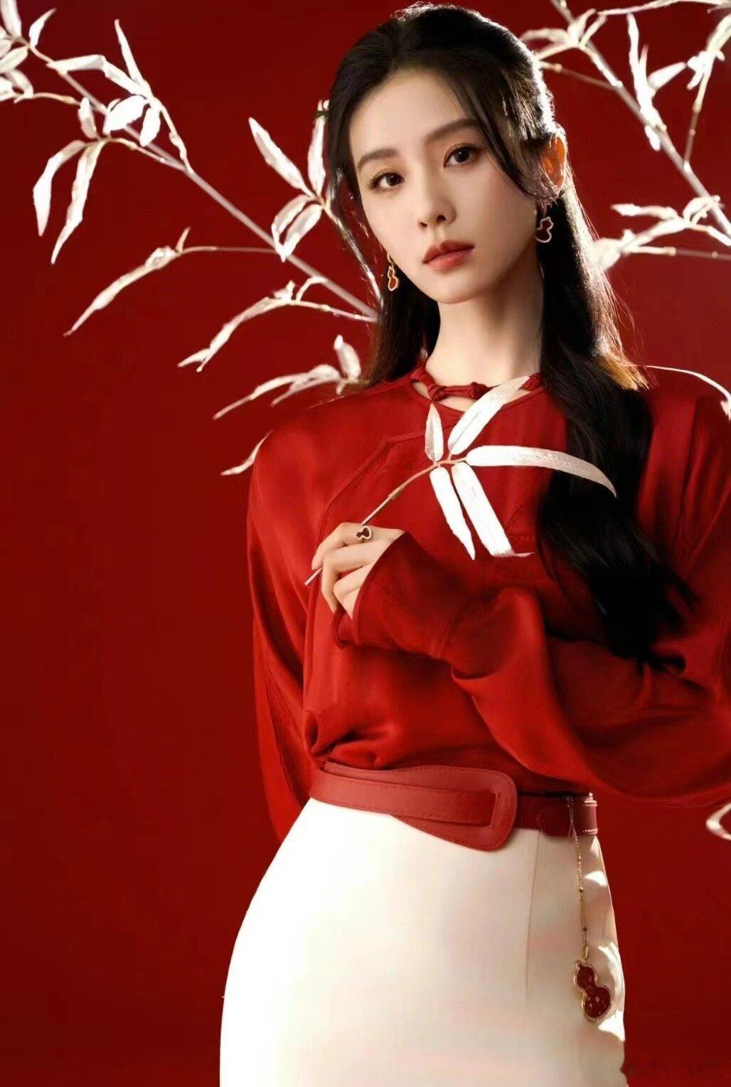 Qeelin 新年红与刘诗诗气质绝配 ​​​