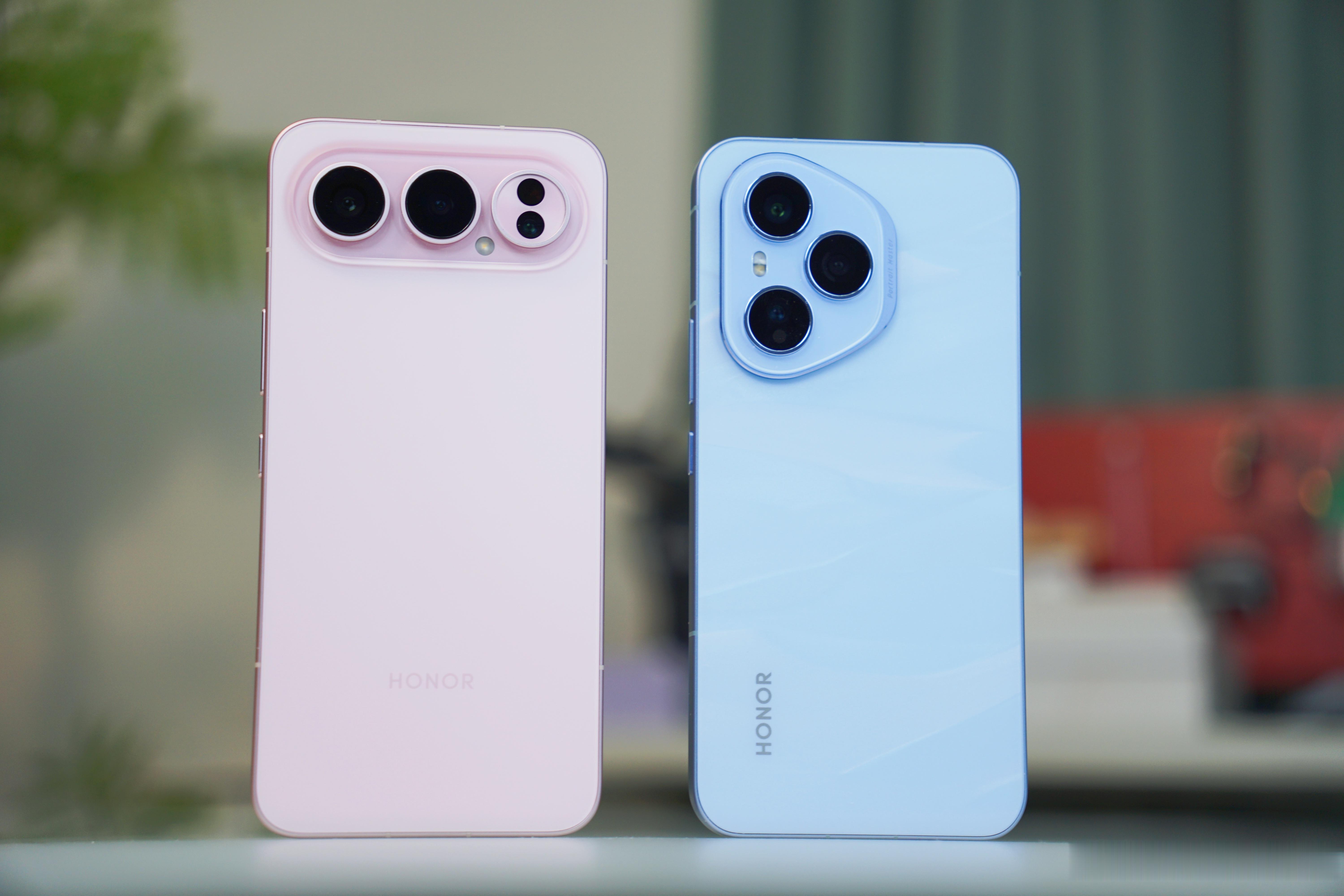 来看一下荣耀500 Pro与荣耀400 Pro的对比，尺寸基本一样大，500 P