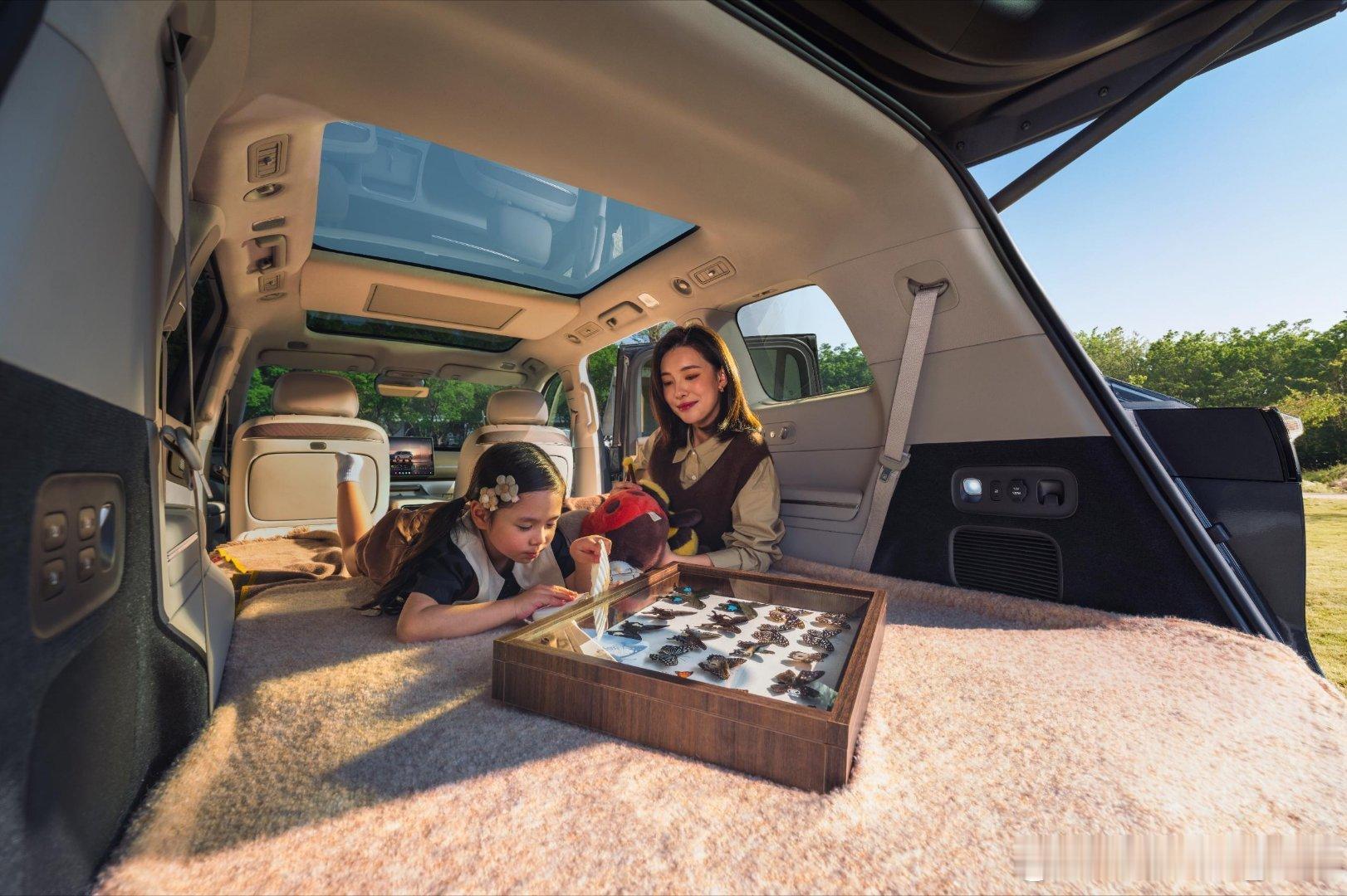 让豪华，变得触手可及让旅途，满载幸福日常零跑D19 今晚18:30一起解读更高级