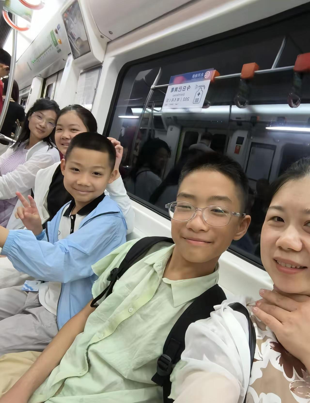 北京第一天·初见京城火车刚到站，还没来得及好好感受北京的热风，我们就直奔宾馆放下