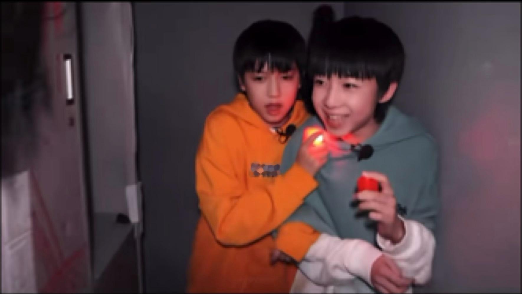 阔爱 阔爱 