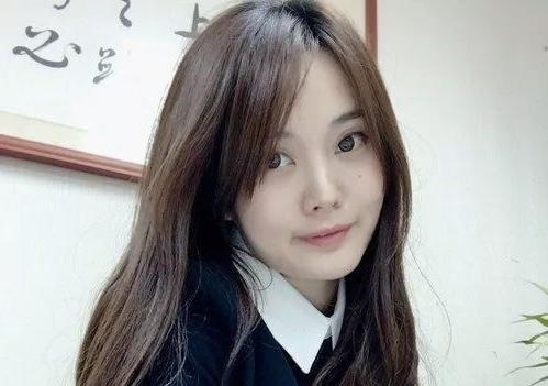 振聋发聩！江怡臻谒碧云寺中山衣冠冢，百年遗嘱照见初心
 
4月11日，随团访陆的