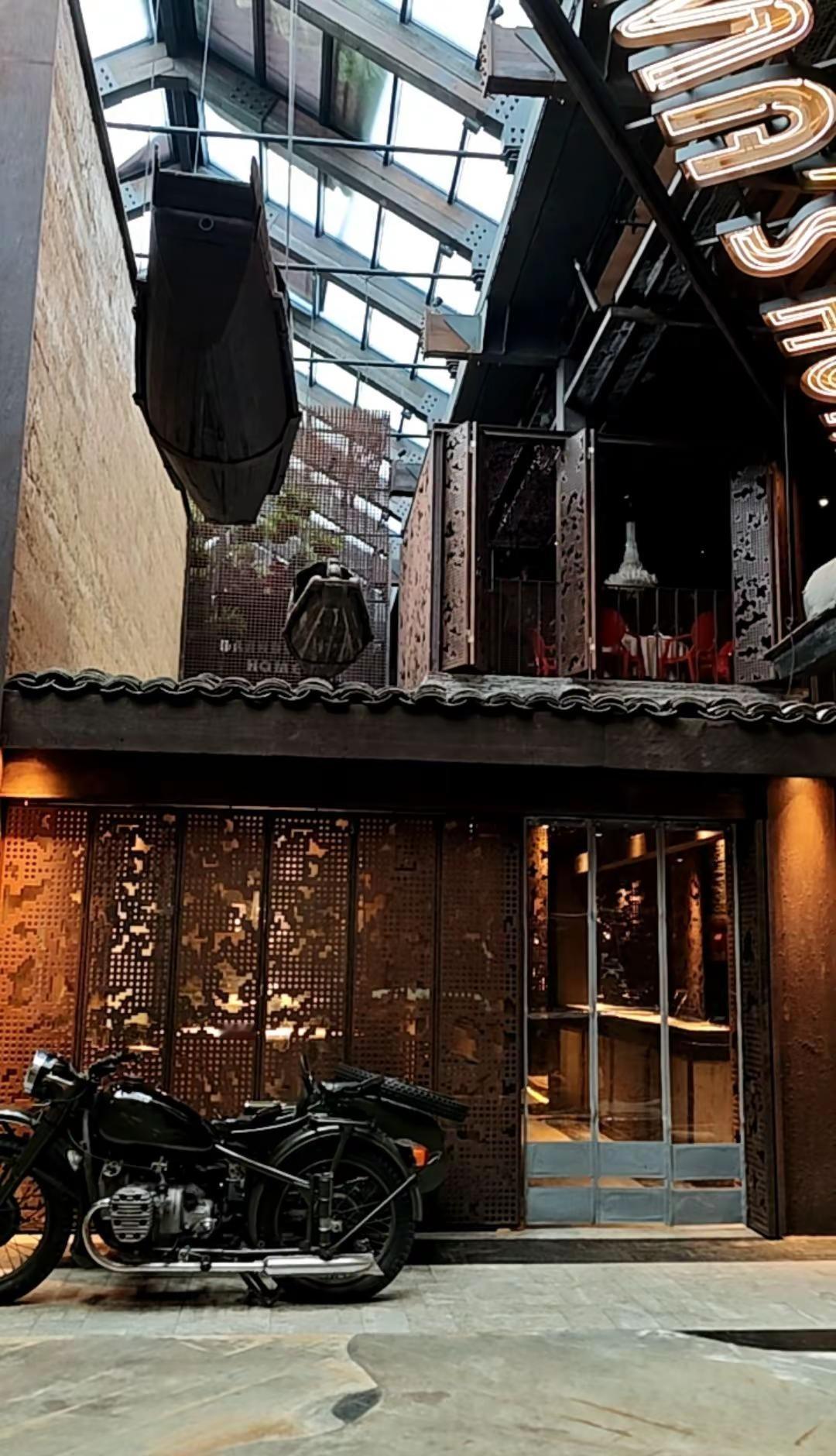 任何时候能救赎你的不一定是自己人，但要害你的一定是“自己人”（不接受任何反驳）现