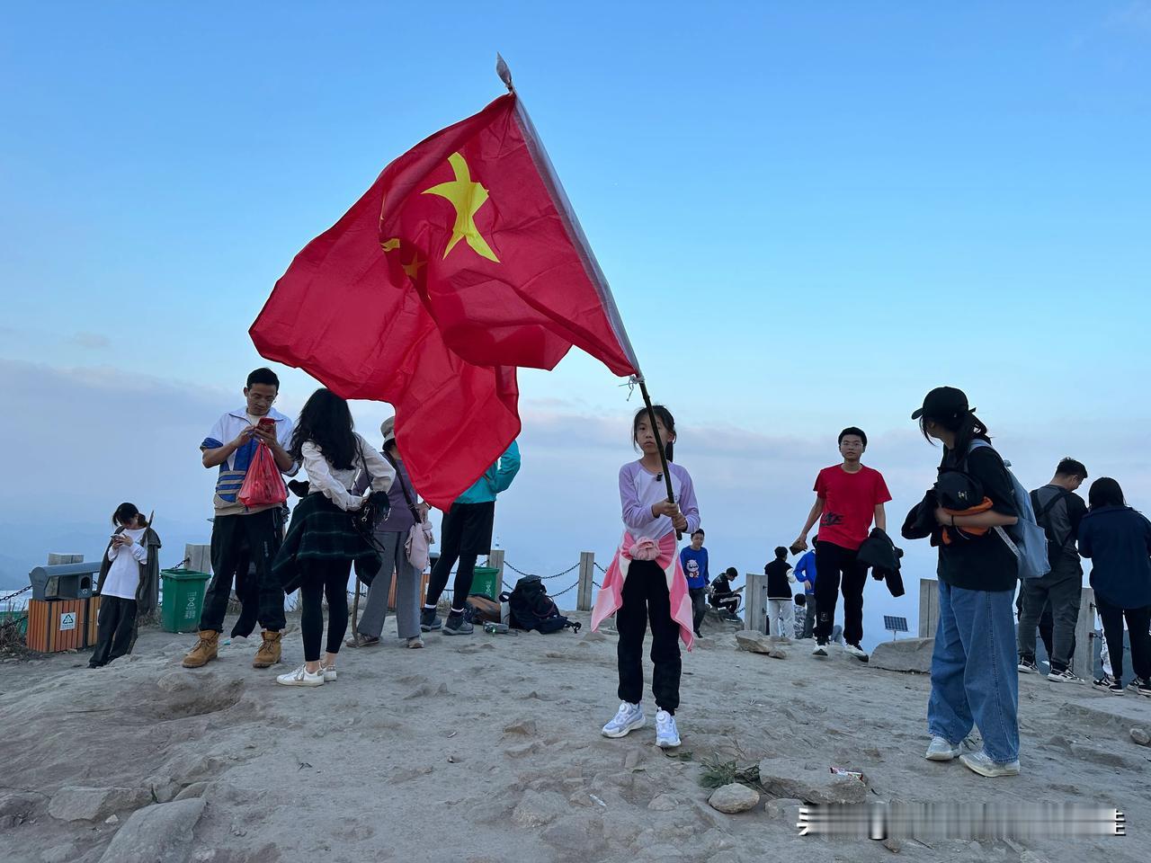 惠州罗浮山，到深圳玩，就顺路来了罗浮山，想带孩子体验一下“罗浮山下四时春，卢橘杨