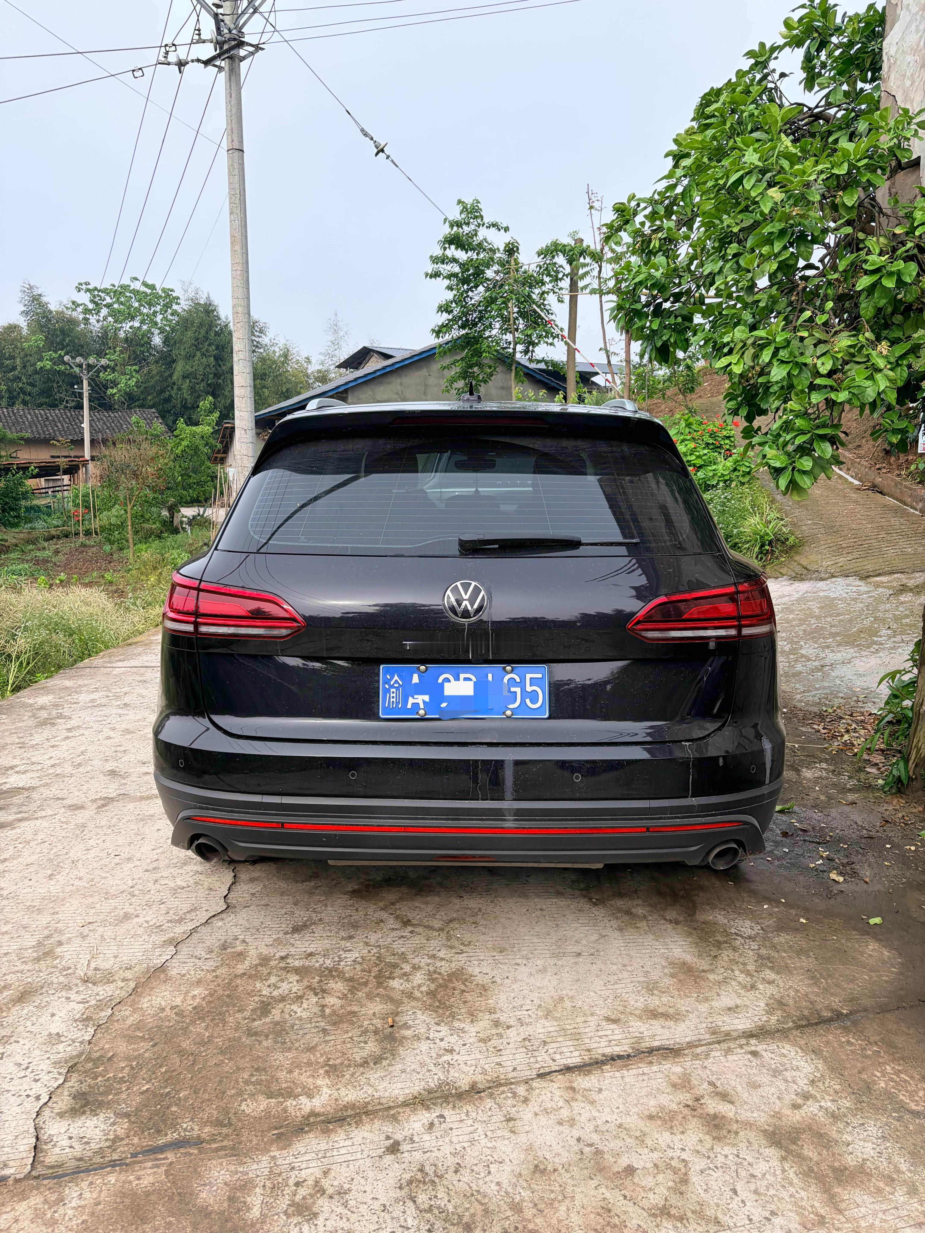 这个大众有一行字母，看着有点强啊。 