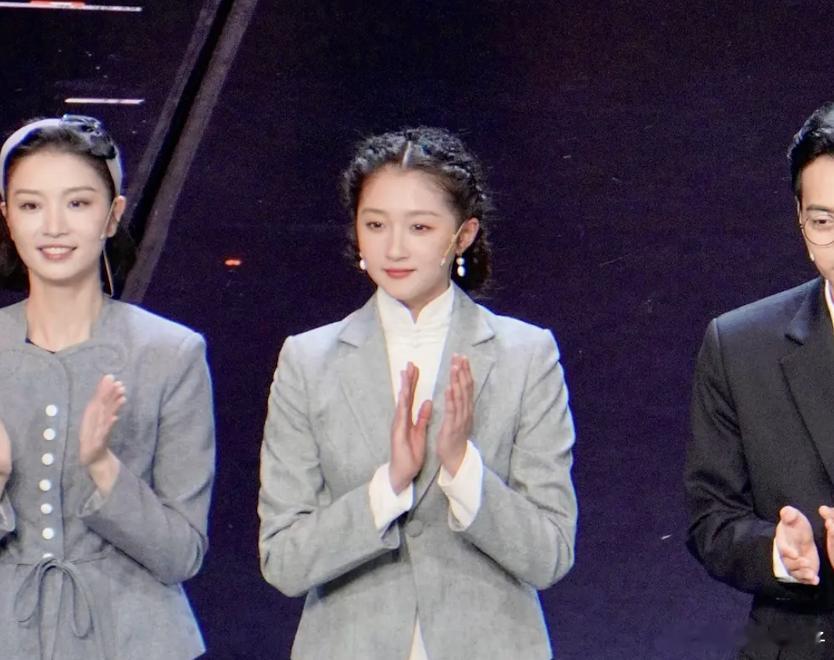 关晓彤已经算是老戏骨了吧？童星出道早演技也挺好的 