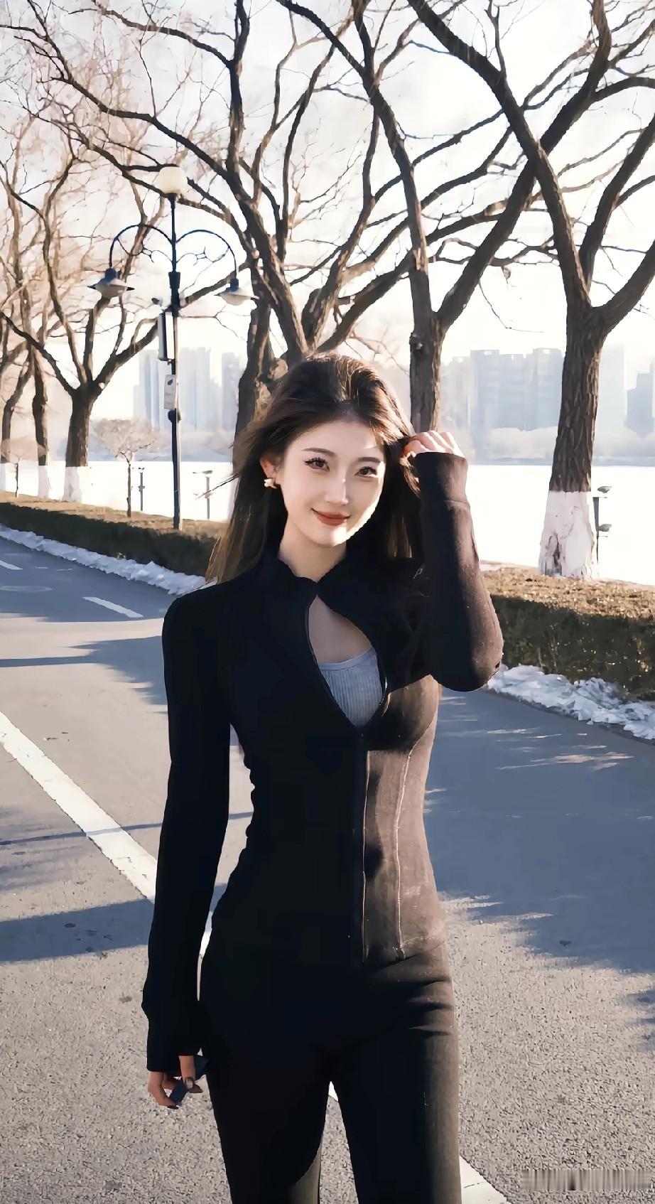 人不能攀比，有就多花，没有就少花，拼到最后还是拼的底蕴。你不优秀靠谁都没用，对不