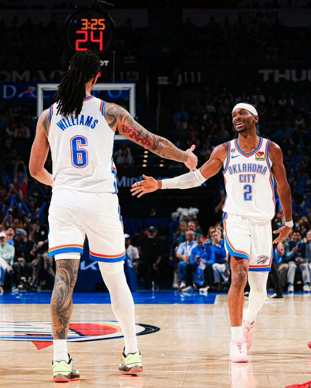 西部前三球队近期状态都很不错：雷霆最近23场赢了20场，马刺最近27场赢了25场