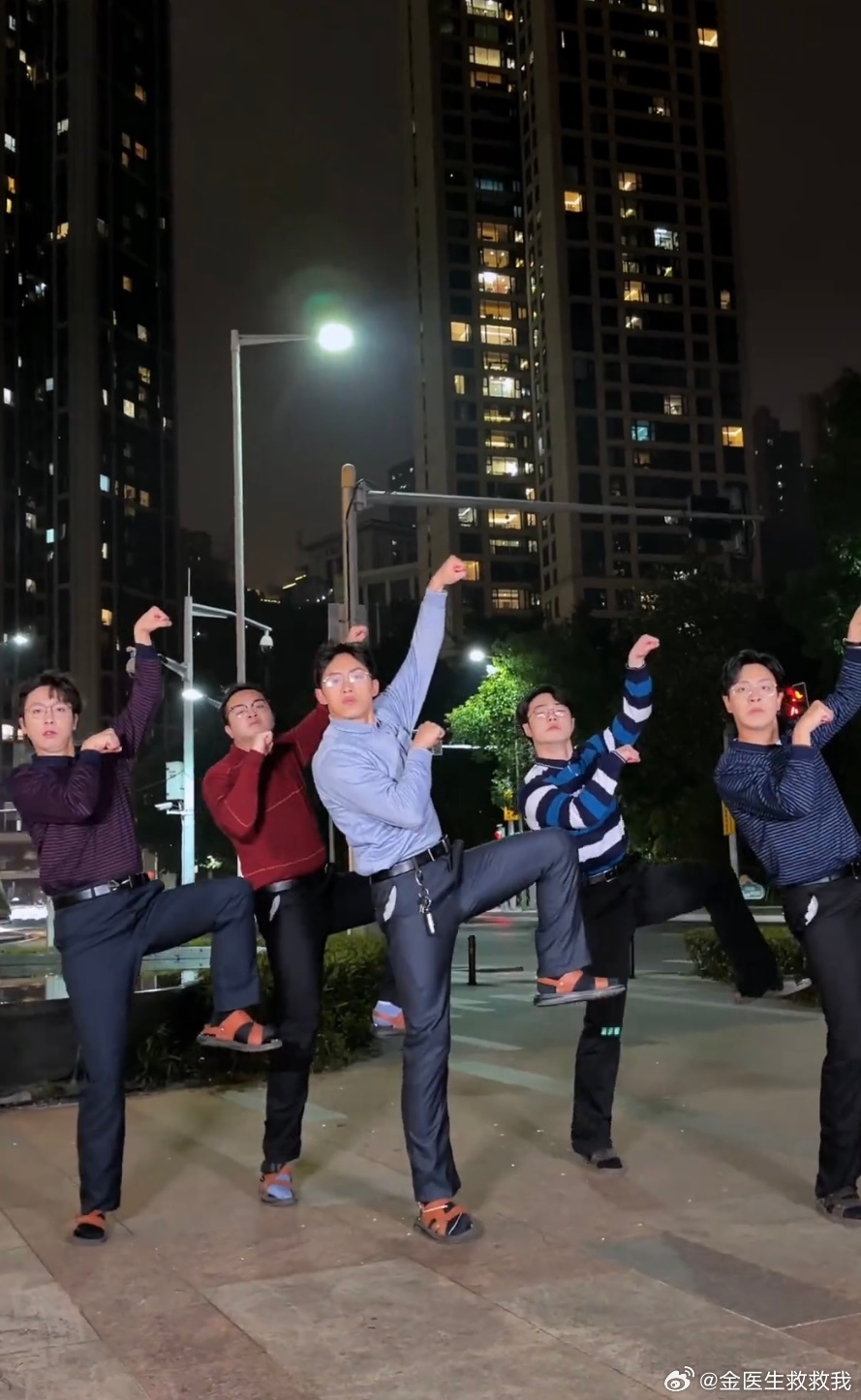 喜友秀也太会了！先放彩排花絮吊足胃口～赵小童、何浩楠和不齐舞团同框舞台，欢乐与帅