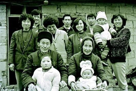 出来混迟早要还的，西方在移民问题上的烂摊子，根子全在自己几百年前埋下的雷。

英