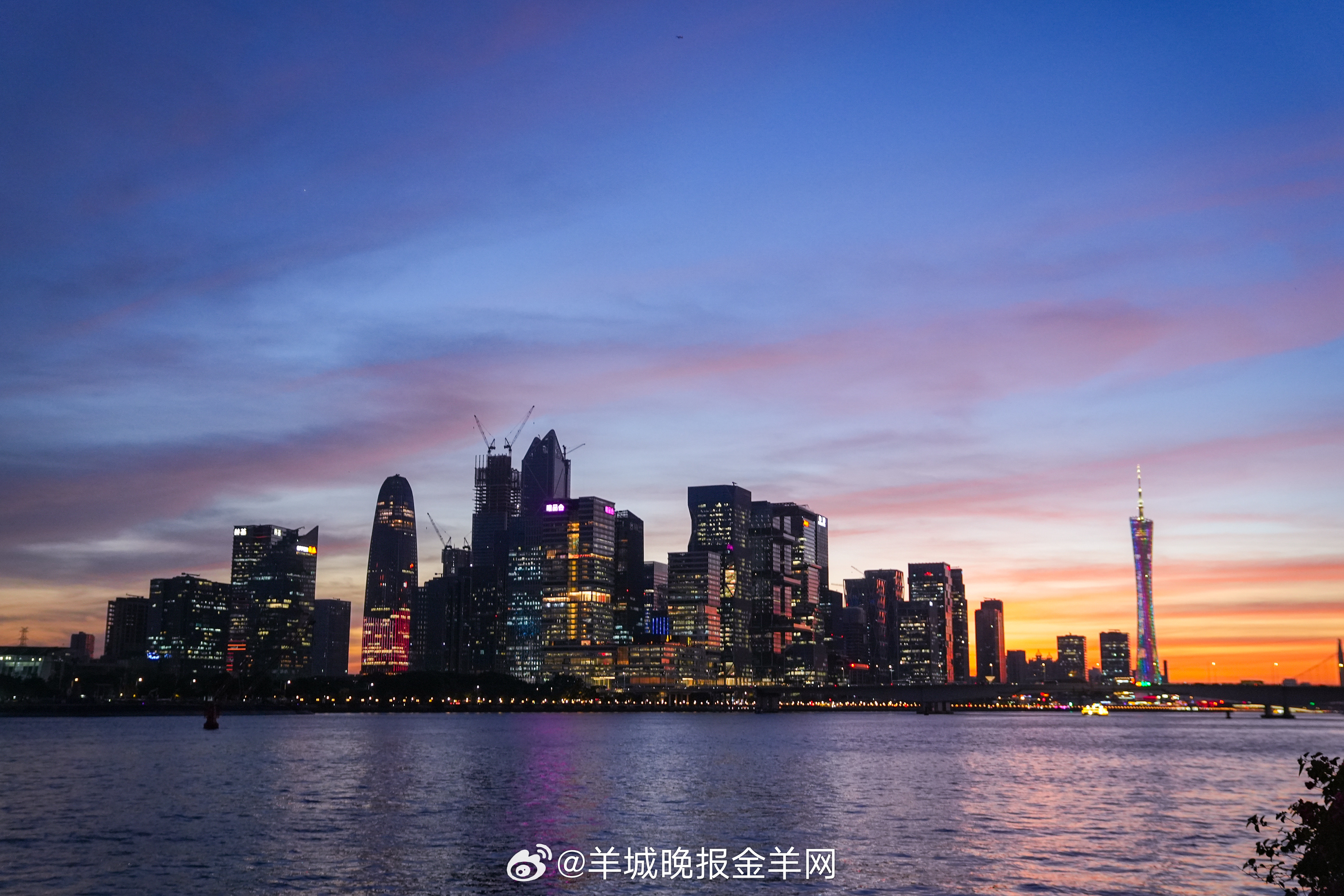 #晚安#人生最好的时刻，永远是当下。认真走好脚下的每一段路，尽最大努力，不辜负眼