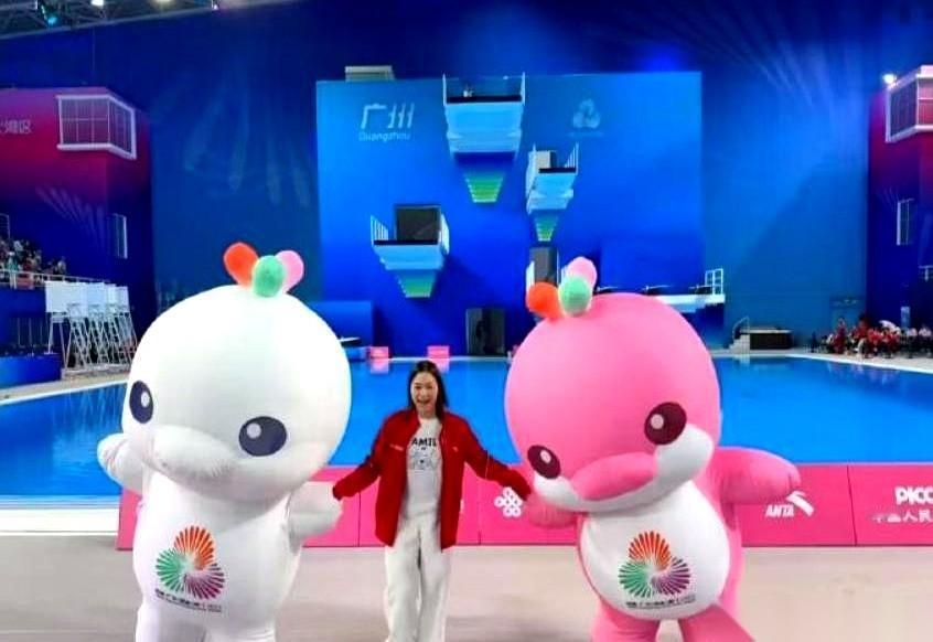 大半夜刷手机，看到全红婵发了一句话，突然一下就愣住了。
她说，“没有白走的路，对