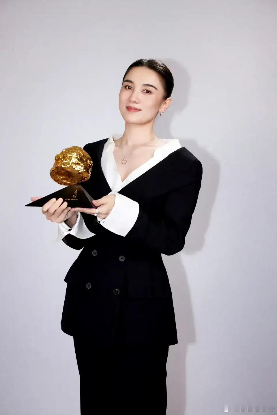 宋佳每个角色都在塑造自己 宋佳：凭《好东西》获年度女演员 在2025中国电影导演