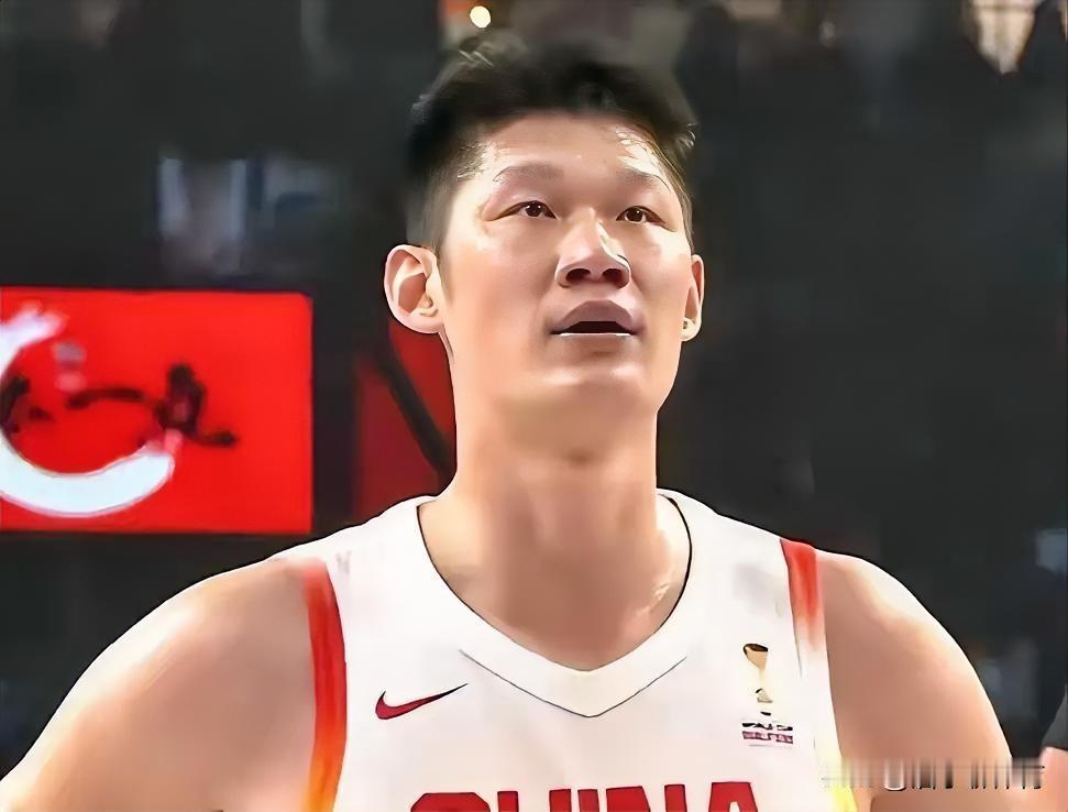 这球赢的真解气，国家队客场战胜小日子，最值得表扬的是这三位球员。
一，胡金秋，本