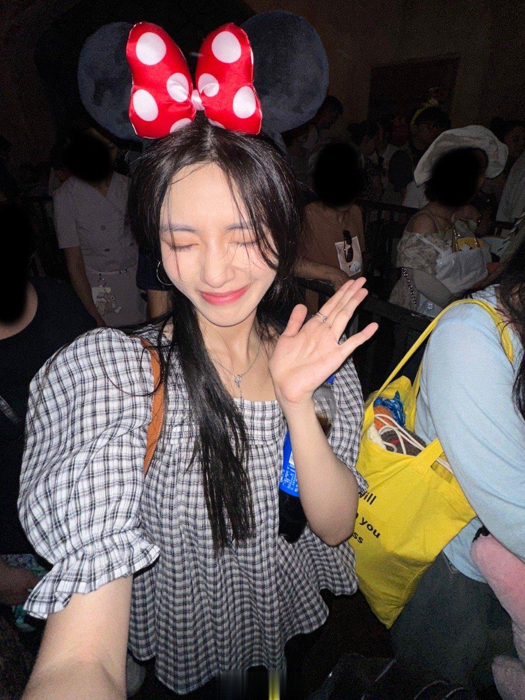 年度打卡 迪士尼//买了雪莉玫的包包🎒真的太快乐 ​​​