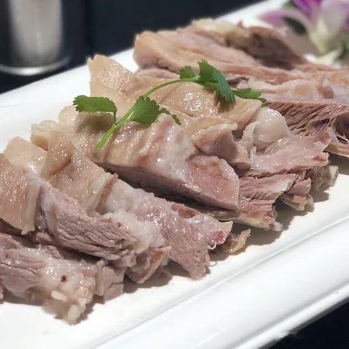 陇上烟火甘肃美食图鉴丝路绵延千里，烟火散落陇原，甘肃的味道藏在街巷晨昏里。清晨，