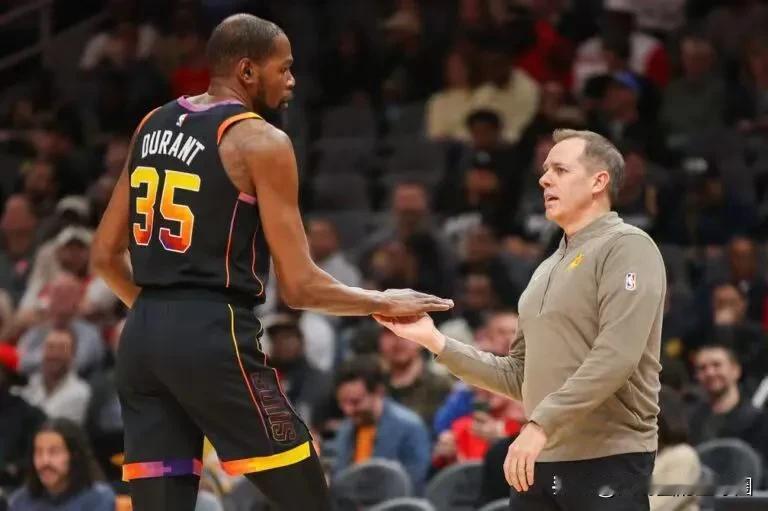 据NBA分析网记者泰佩报道，全明星赛后各球员的表现成为了诸多评论员讨论的话题；近