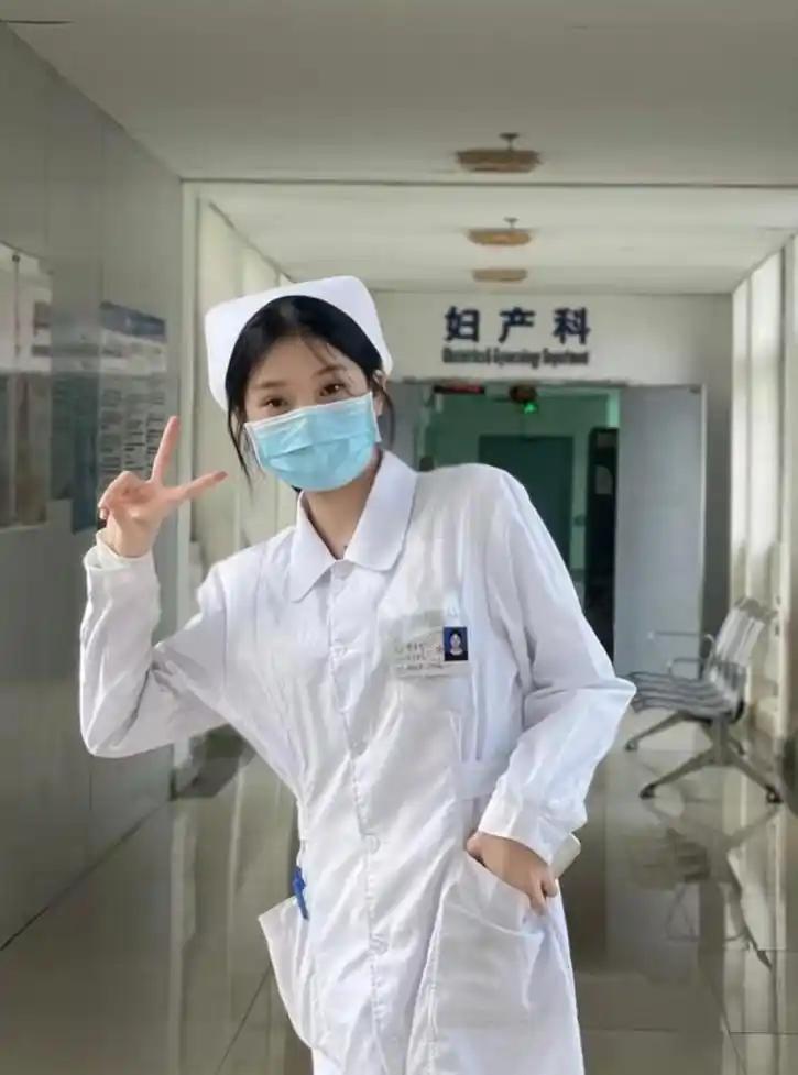 “那开个房等我？”“转钱给我，就可以！” 广西贺州这两句微信聊天记录，让一名老护