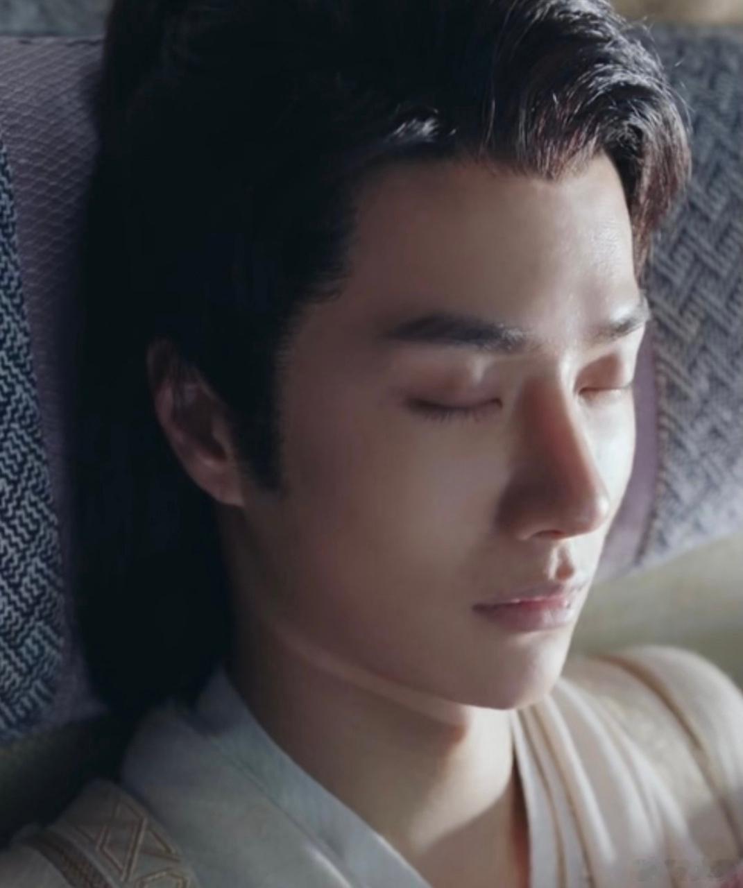 王一博鼻子好像透光了[吃惊]这是什么原理？ ​​​