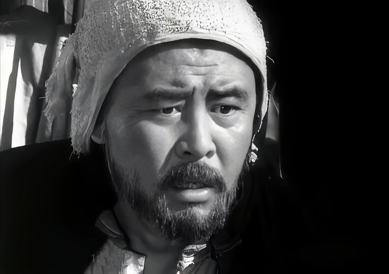 王炳彧（1935~1982年），北京电影制片厂、凤凰影业公司演员。代表作有《地道