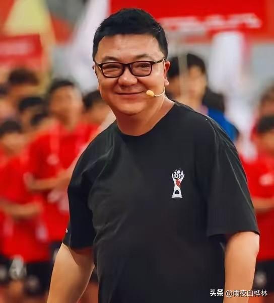事出反常必有妖。

董路质疑基利安年龄这事，满网都在帮他找理由，不是为了赢，是为