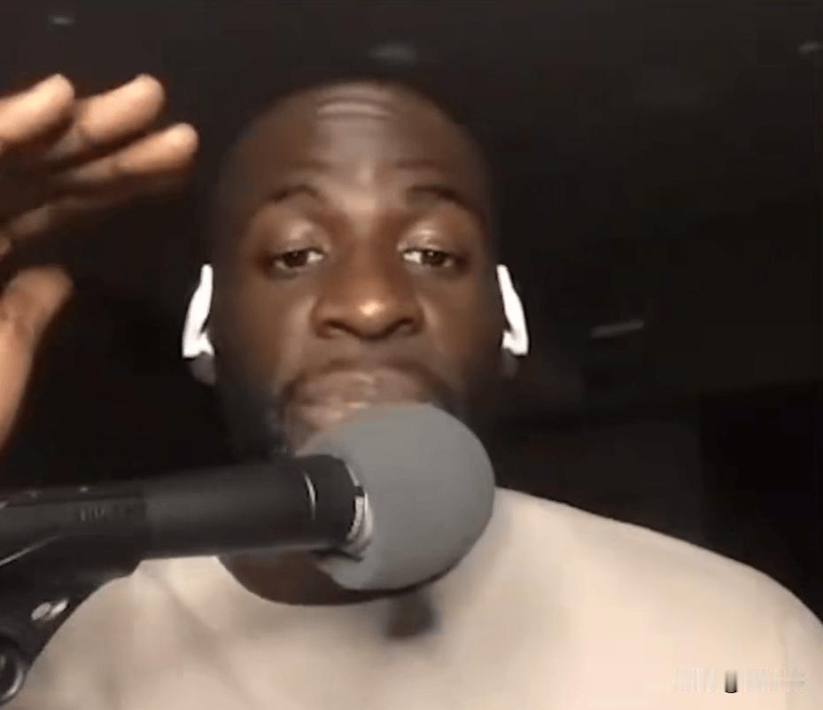追梦格林谈詹姆斯：

“勒布朗现在取得的成就，完全超越了人们对他的期待，这是百分