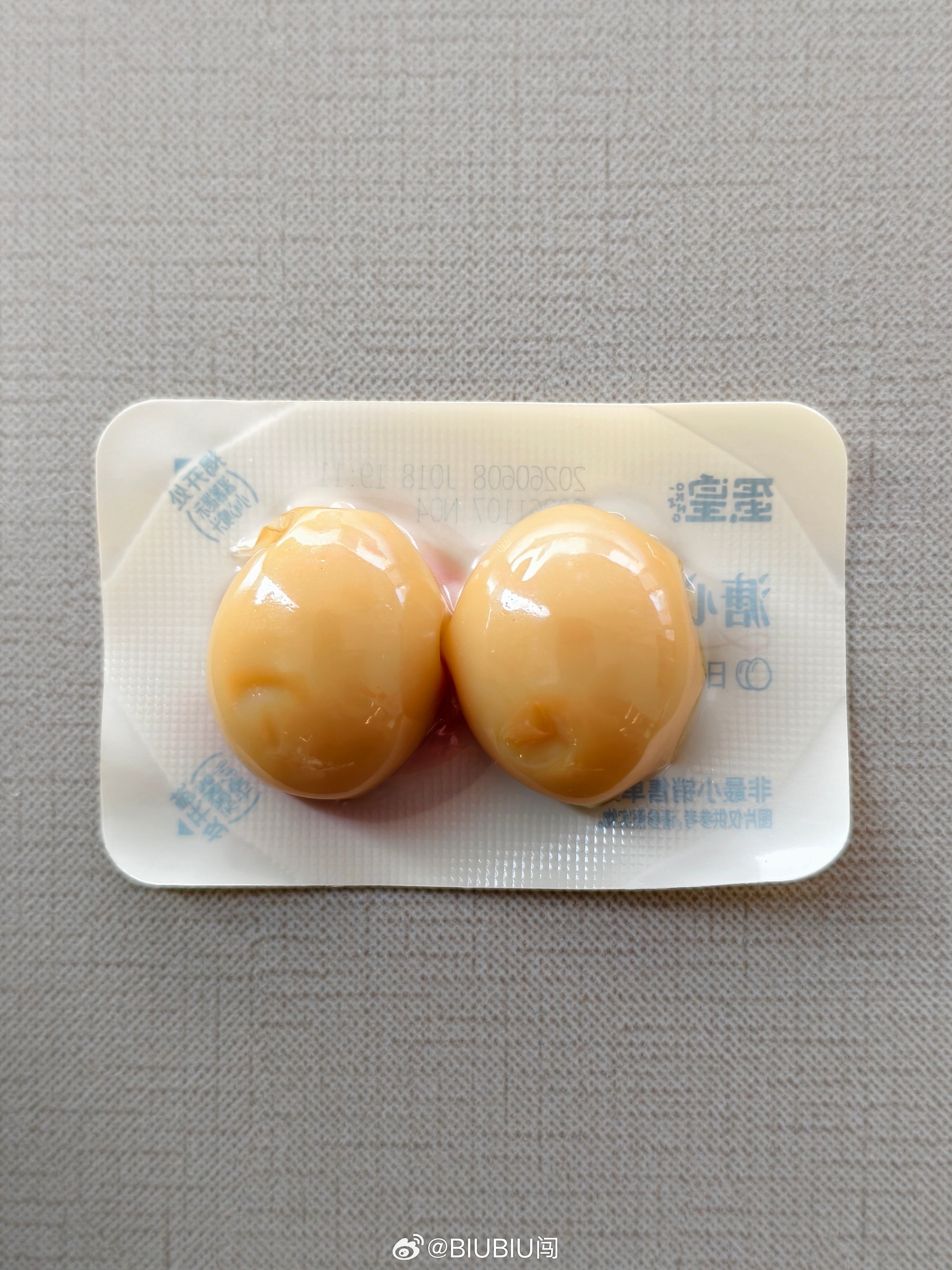 谁懂啊，我觉得这俩鹌鹑蛋包装在一起特别像人的🥚🥚，包括大小和手感。 
