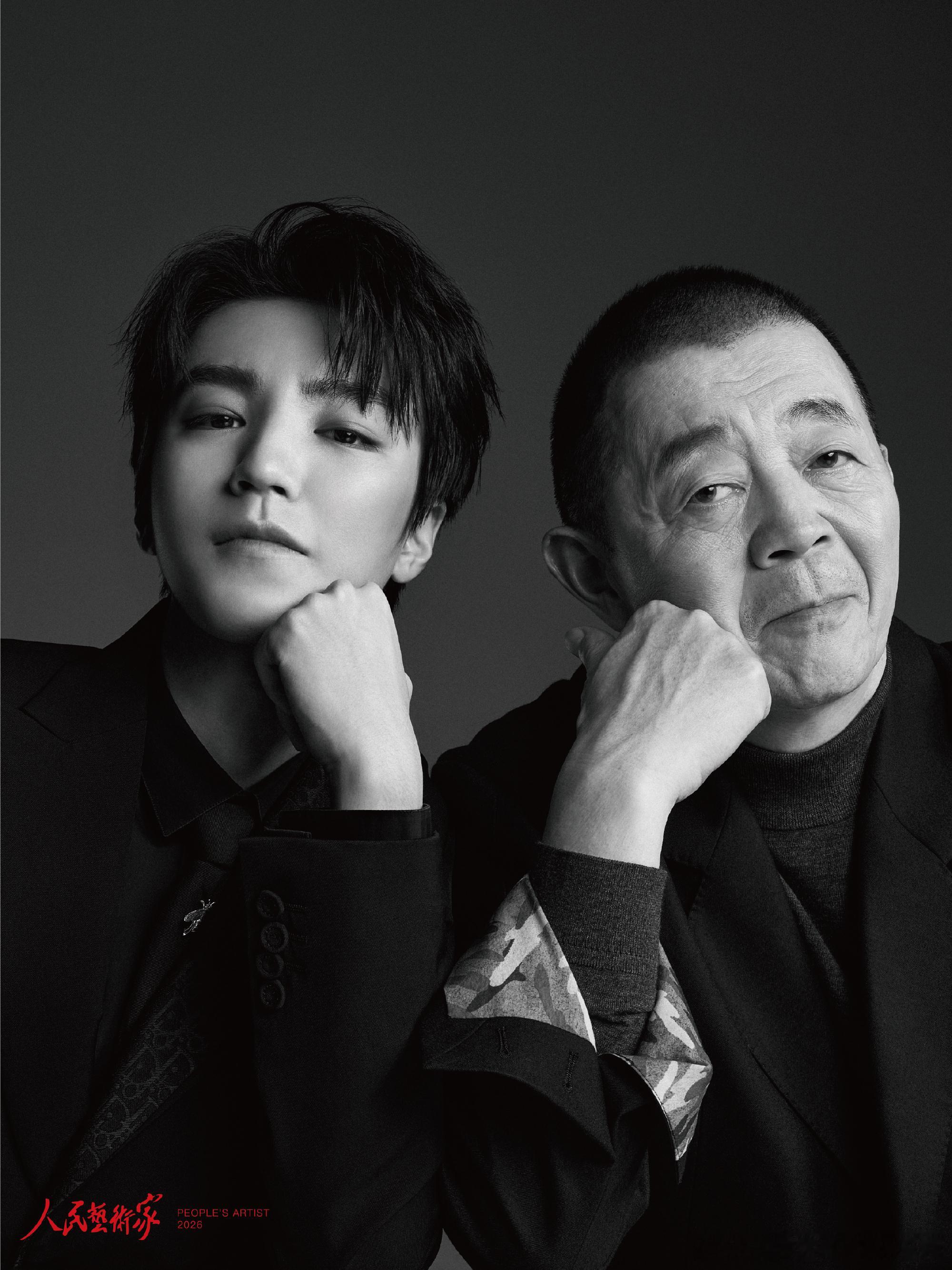 王俊凯人民艺术家大片一组王俊凯、顾长卫同框拍摄人民艺术家大片，一同赏析。 