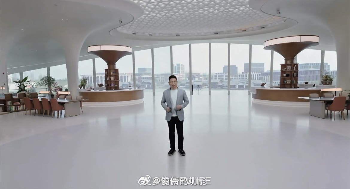 鸿蒙6发布会为什么要学国外某家科技公司..余承东越看越像哦对了 大D也姓余 难道