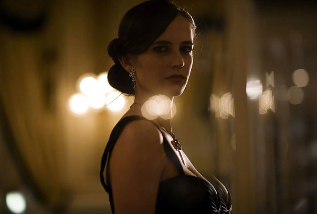 今年是《007：大战皇家赌场》北美公映20周年，摄影师Greg Williams