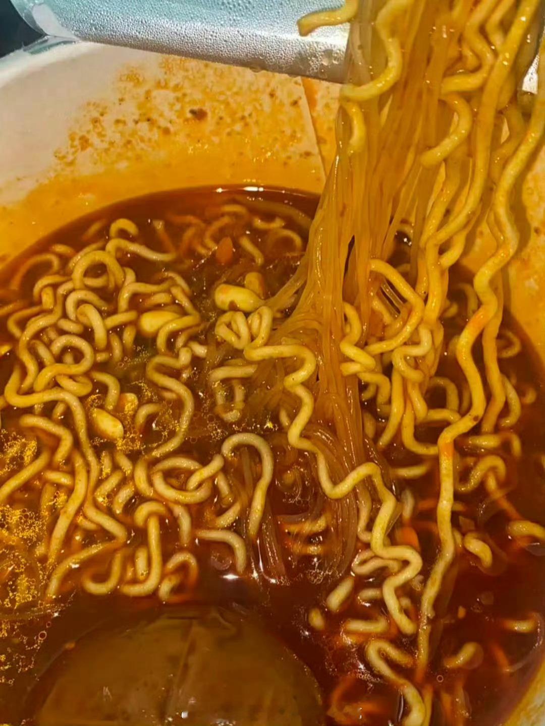 eeee 好想来一桶粉面菜蛋 
