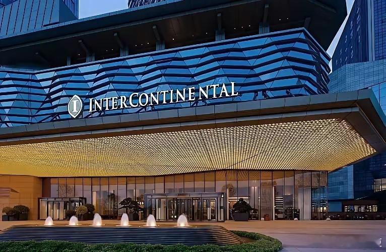 洲际酒店在中国狂赚，竟拿美国法律压中国人！消协怒了：必须改！真的气笑了！在中国开