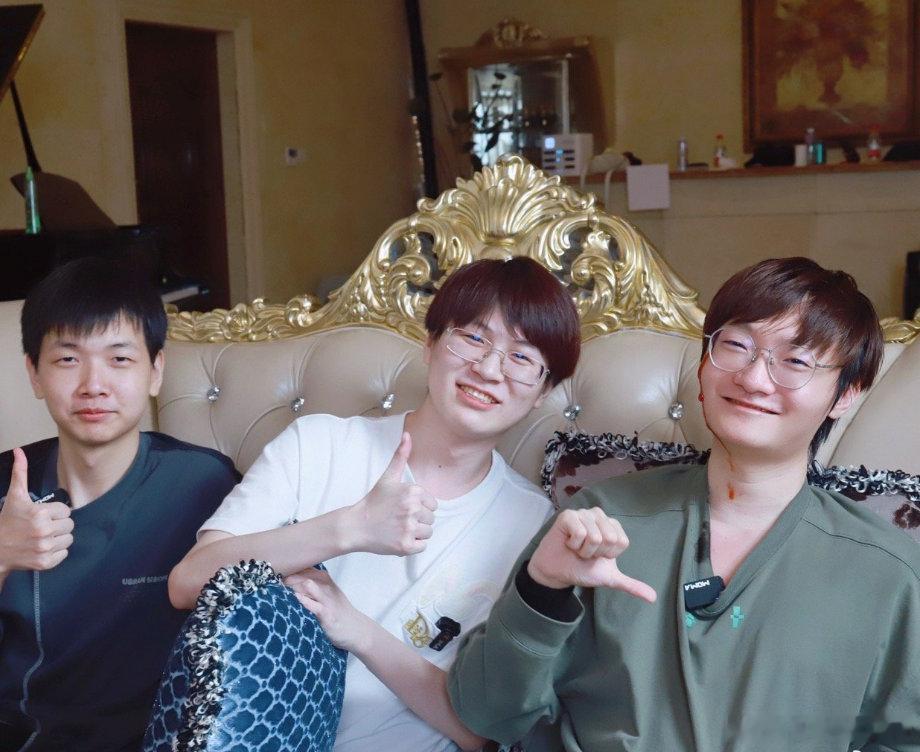 TES番茄酱团建的后续来了！高天亮晒图脸上都是番茄：这次运气真的不好，哈哈哈，哈