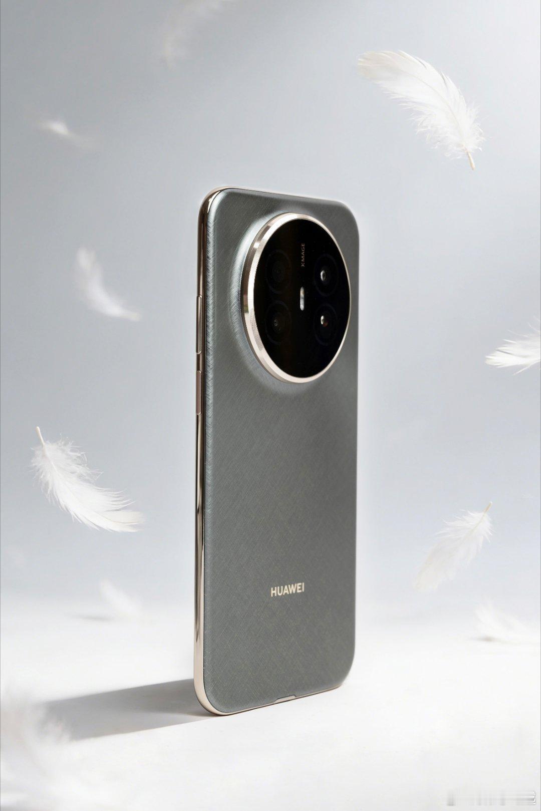 来一组华为Mate 70 Air的图赏，这手机初上手：真轻薄，用着用着：手感真好