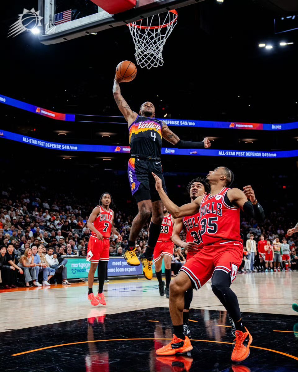 公牛真的是尽力输了，奈何太阳更不当人本场比赛太阳各主要轮换球员评级如下：夯：pa