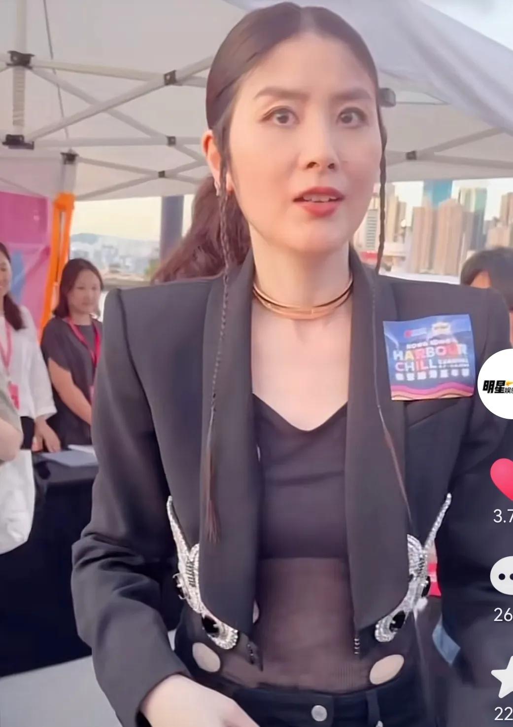 50岁的陈慧琳，引发热议！

7月9日，久未露面的陈慧琳，突然引发了网友的热议，