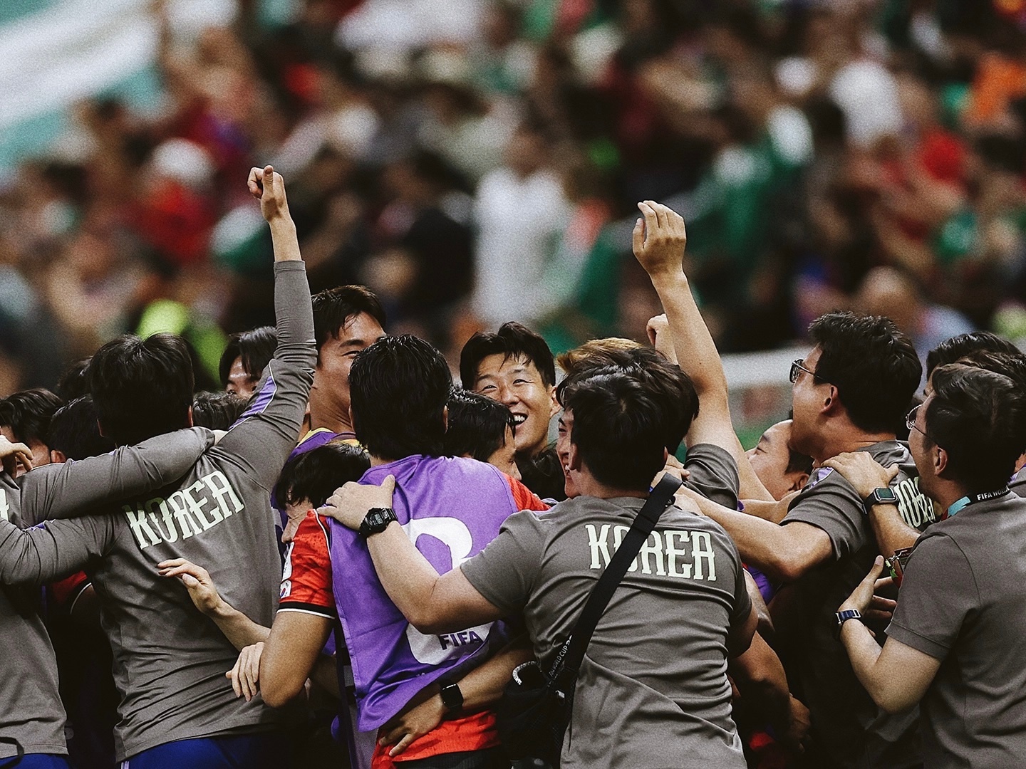 孙兴慜 📸美加墨世界杯⚽️随着踏上返回LA的飞机，回归俱乐部，开启新的征程，准